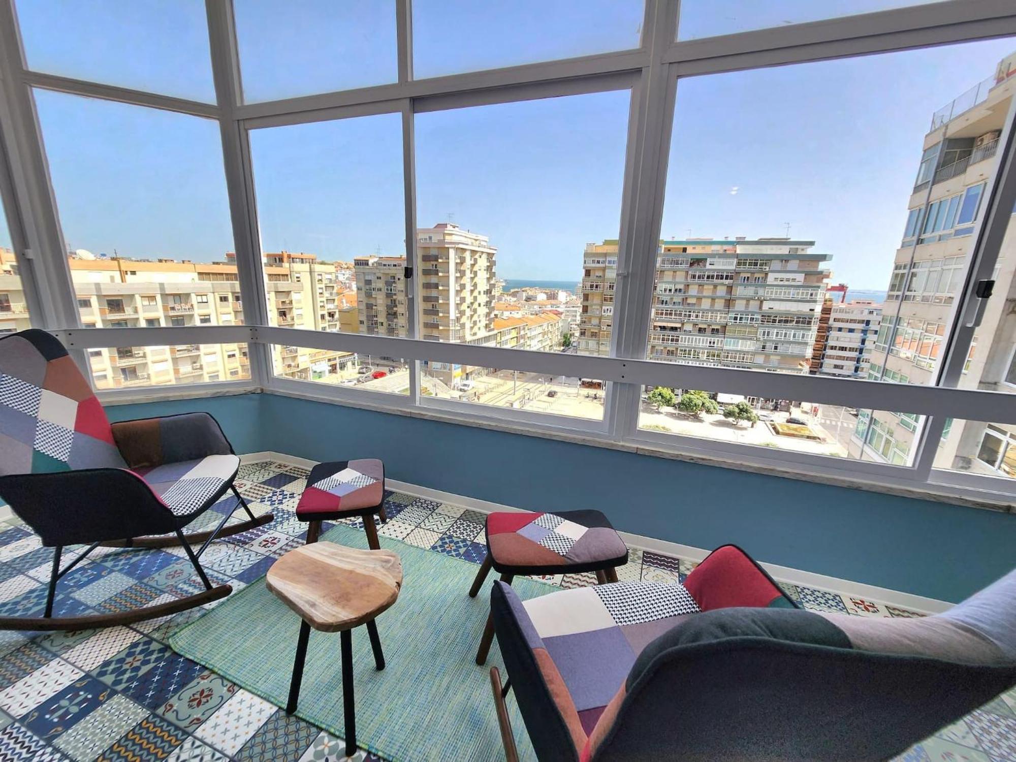 Cozy Apartment In Central Almada W Swing Chairs Kültér fotó