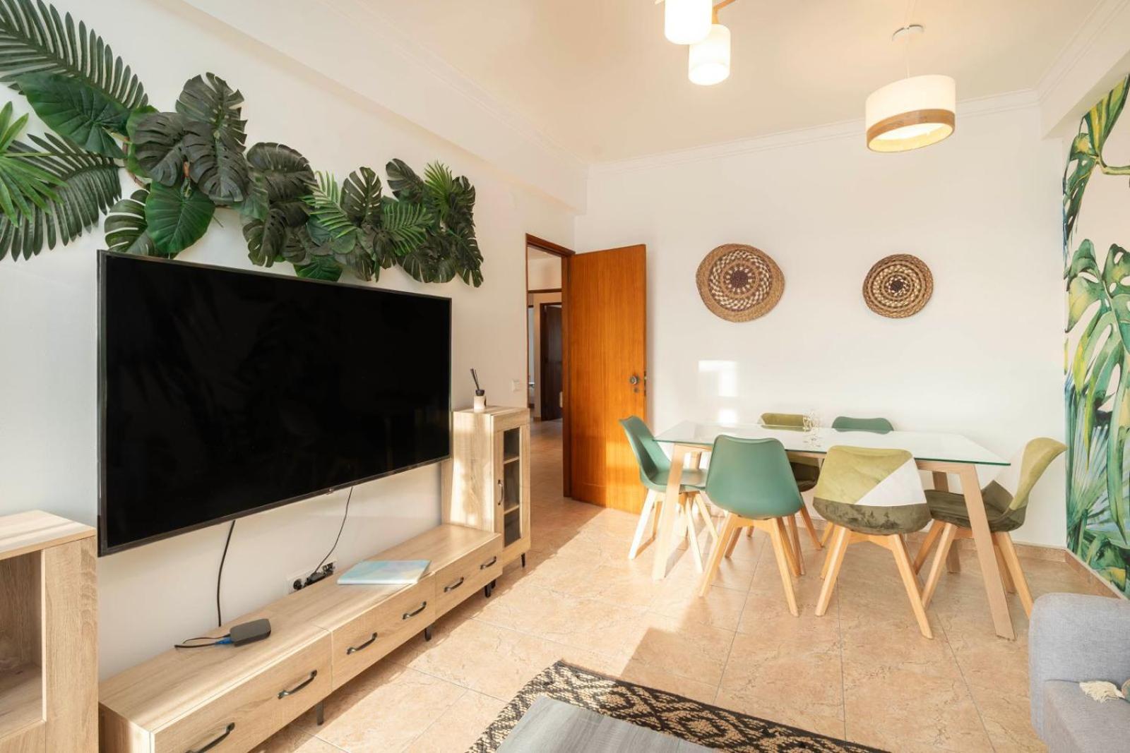 Cozy Apartment In Central Almada W Swing Chairs Kültér fotó
